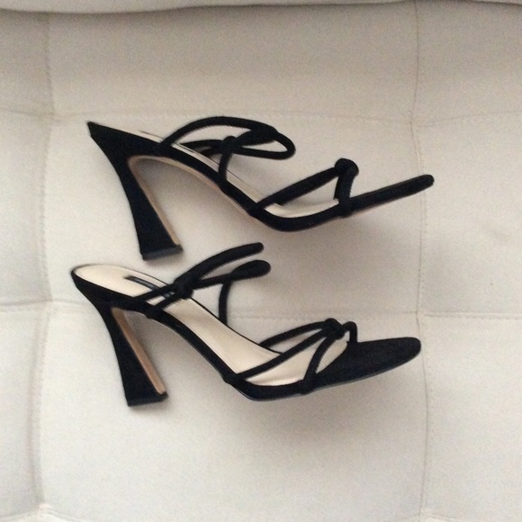 “NIB”Black Nine West Sandals - Picture 2 of 4